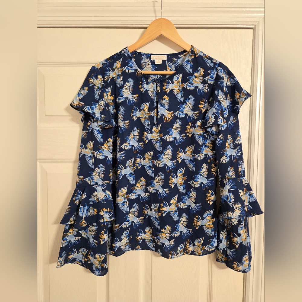 Finn & Grace Blue Bird Print Blouse With Ruffle Sleeves Size Medium
